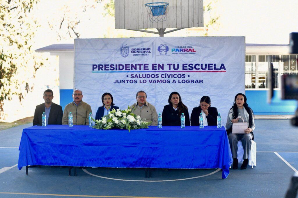 Alcalde Salvador Calderón encabeza saludo cívico en la escuela primaria Ford 69