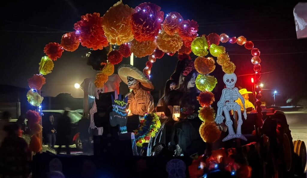 El COBAED Plantel No. 18 de Antonio Amaro celebra la tradicional fiesta de Xantolo