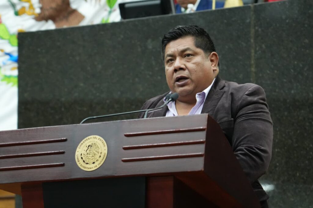 Propone Bernabé Aguilar fortalecer a micro y pequeñas empresas indígenas en Durango