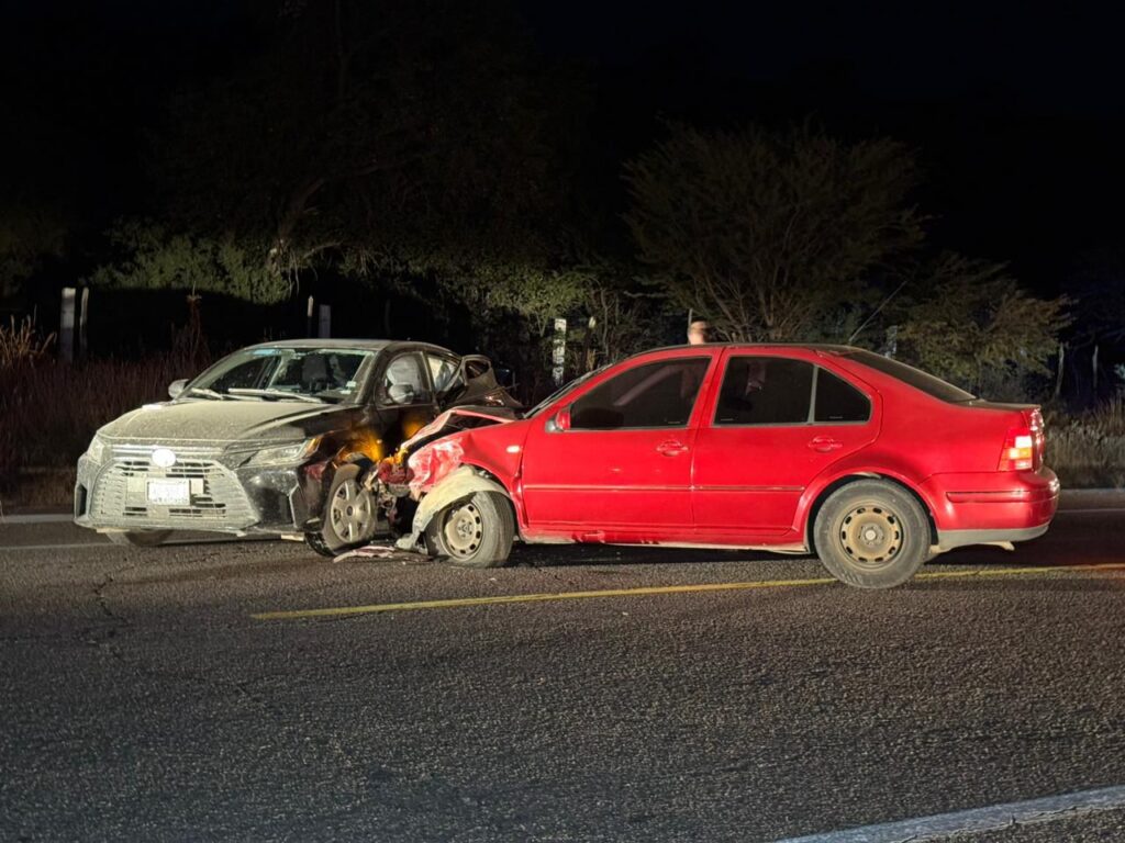Tras quitarle su vehículo en la Parral–Matamoros, rescatistas terminan chocando
