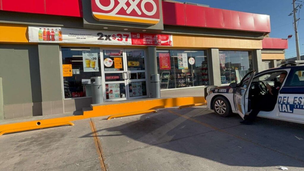 Hombre de 78 años pierde la vida dentro de un Oxxo en Chihuahua