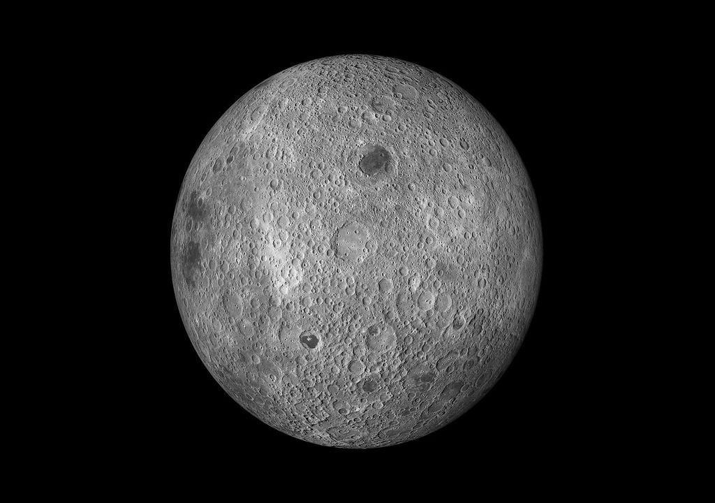 Solo vemos una cara de la Luna: La ciencia revela qué esconde su lado oscuro