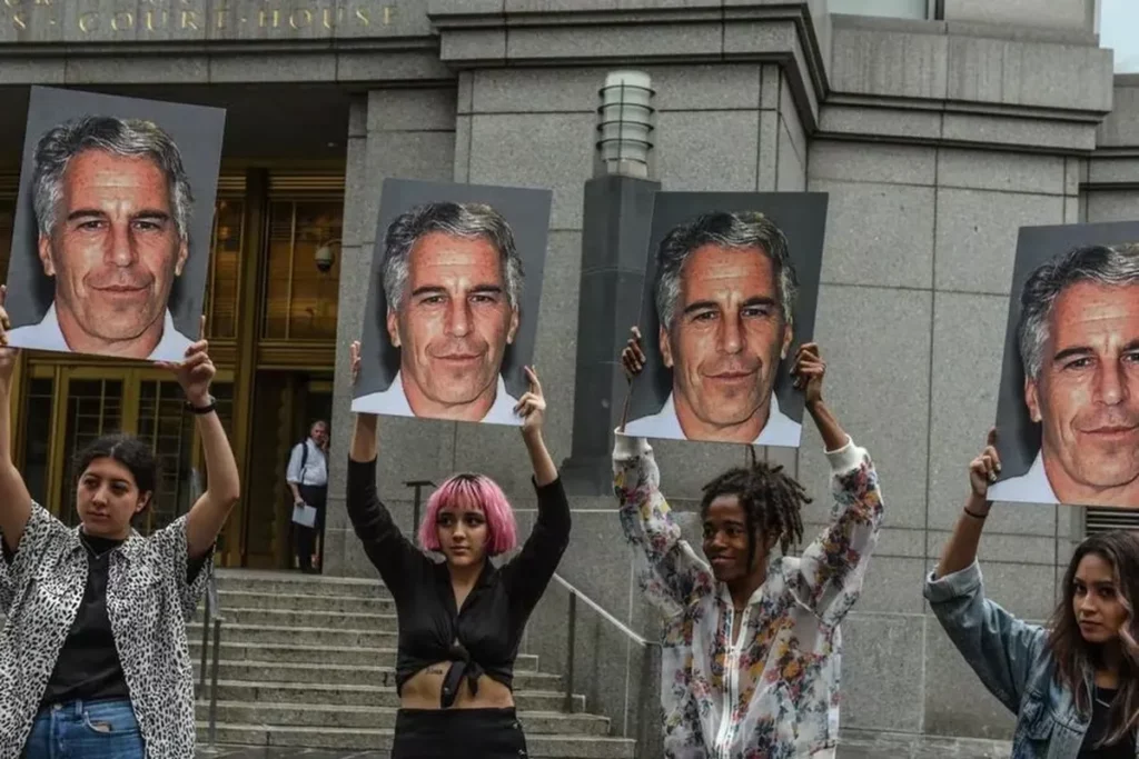 Víctimas de Epstein exigen al Congreso publicar todos los archivos del caso