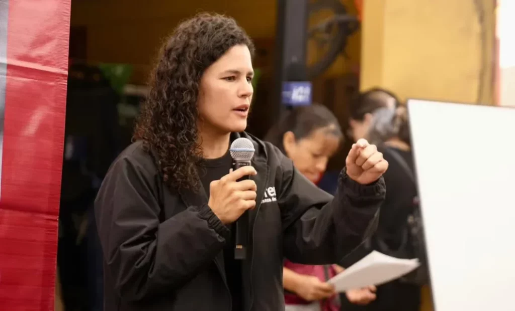 Luisa Alcalde exhibe contrato entre impulsor de la marcha Generación Z y el PAN