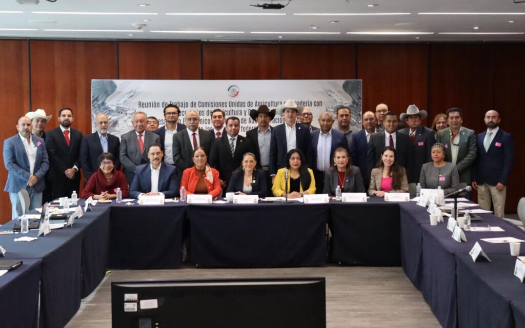 Jesús López exige frenar importaciones y pide fideicomiso contra el gusano barrenador en el Senado