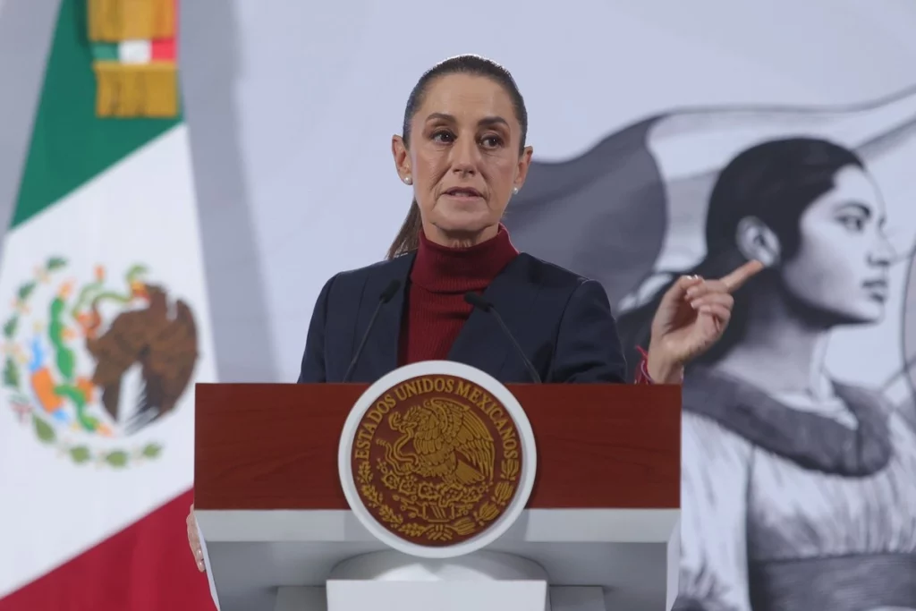 Sheinbaum adelanta que habrá aumento al salario mínimo en 2026