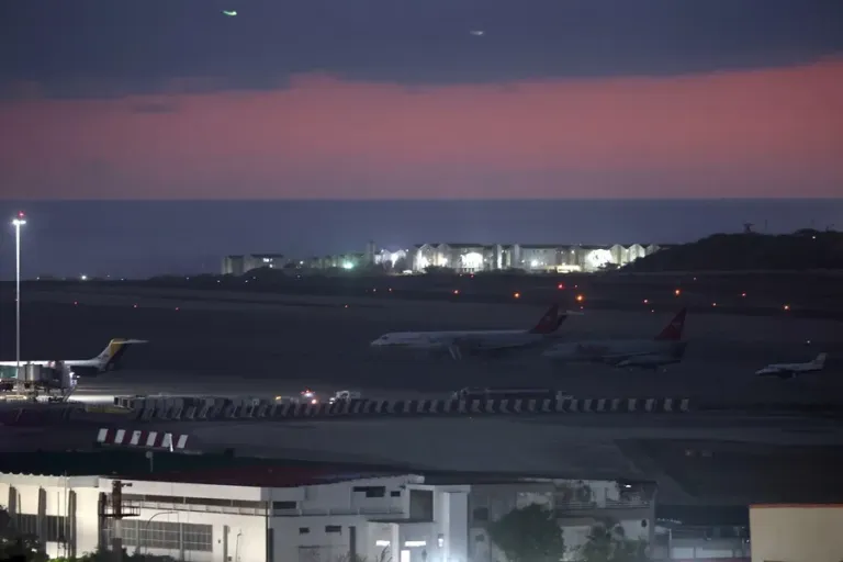 Cancelan vuelos a Venezuela: Preocupaciones de Seguridad Aérea