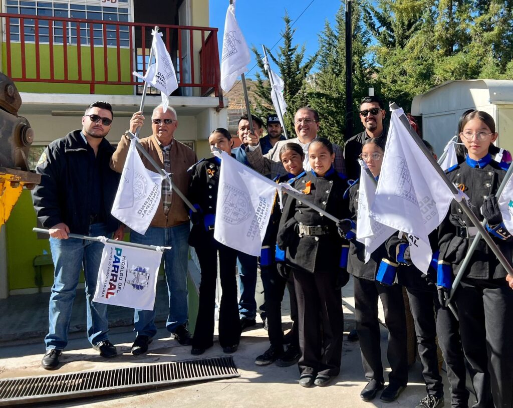 Arranca Alcalde construcción de techumbre en la Secundaria José María Luis Mora
