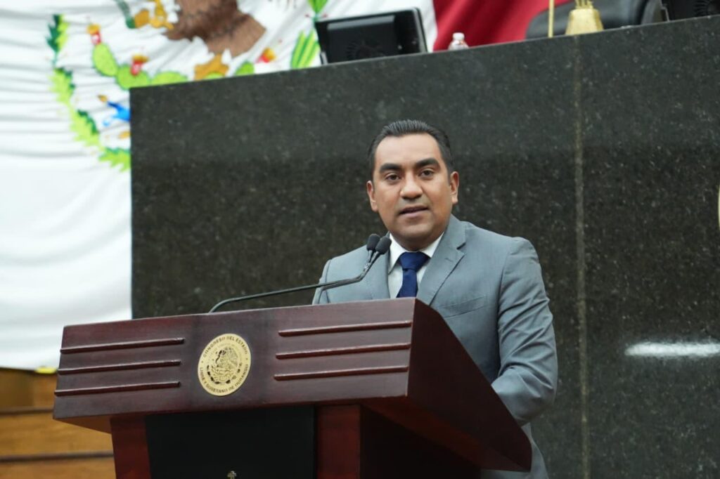 Gobiernos federal y estatal apoyan a productores de frijol: Noel Fernández (PRI)