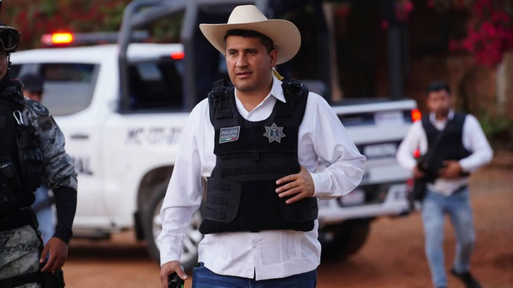 Dan prisión preventiva a «El Licenciado» y 7 escoltas por homicidio de Carlos Manzo