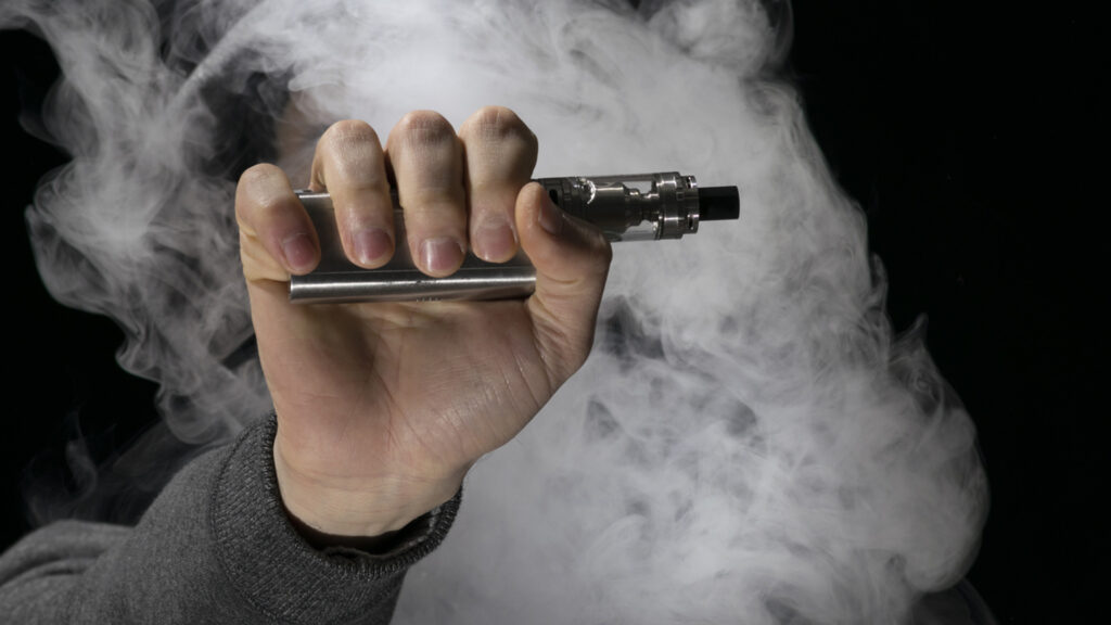 Prohibición de vapeadores se convierten en el nuevo negocio de los cárteles