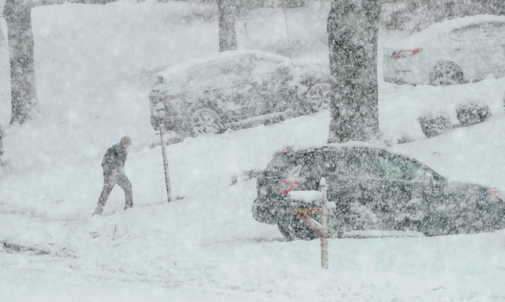 Reino Unido en Alerta por Tormentas de Nieve con Truenos