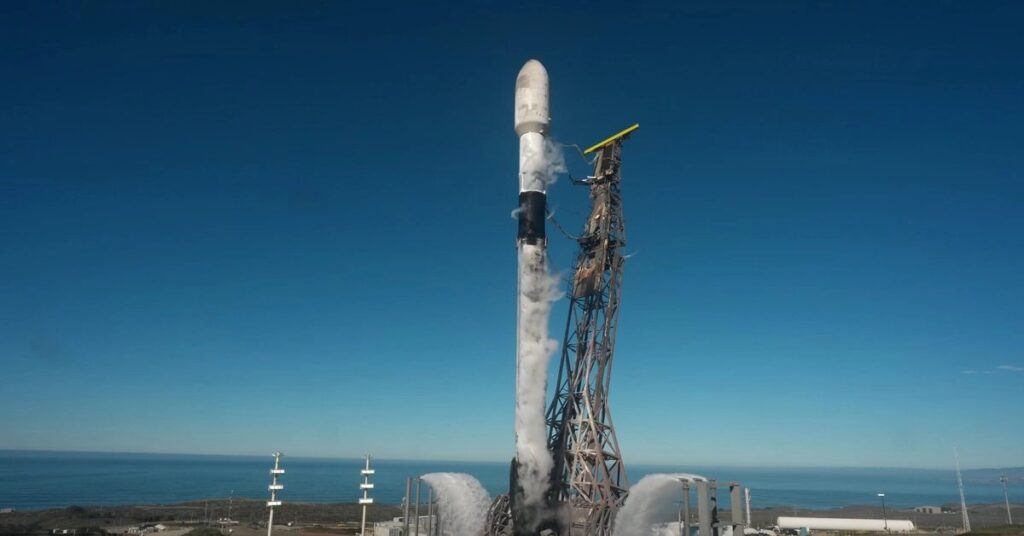 Álvaro Obregón apunta al espacio: su micro satélite MXÁO-1 despega en misión de SpaceX