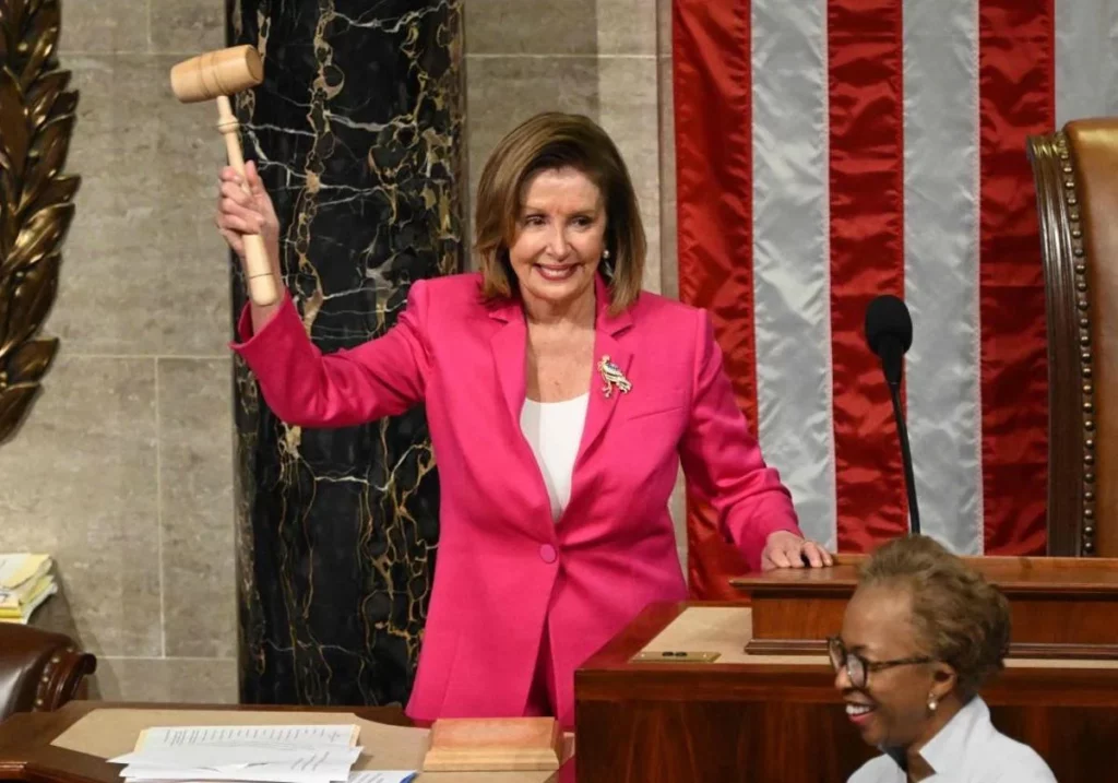 Nancy Pelosi se retira: Fin de una era en la política estadounidense