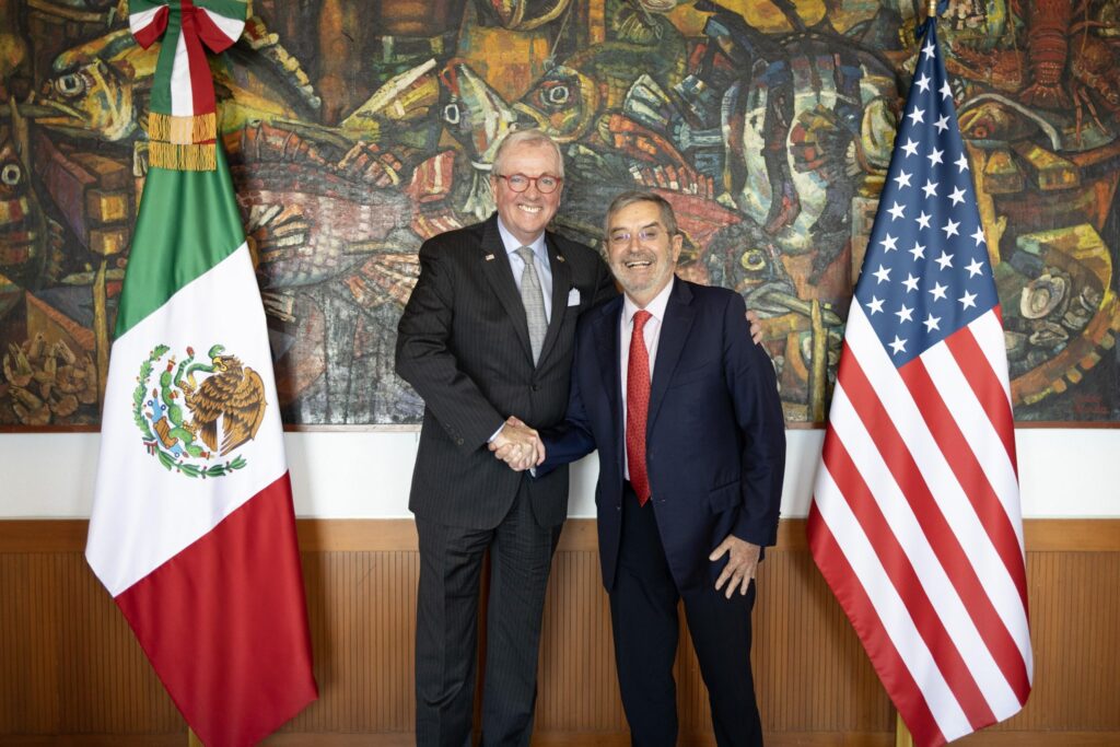 De la Fuente se reúne con el gobernador de Nueva Jersey para organización del Mundial 2026