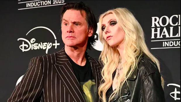 Jim Carrey y Taylor Momsen se reencuentran 25 años después de “El Grinch”