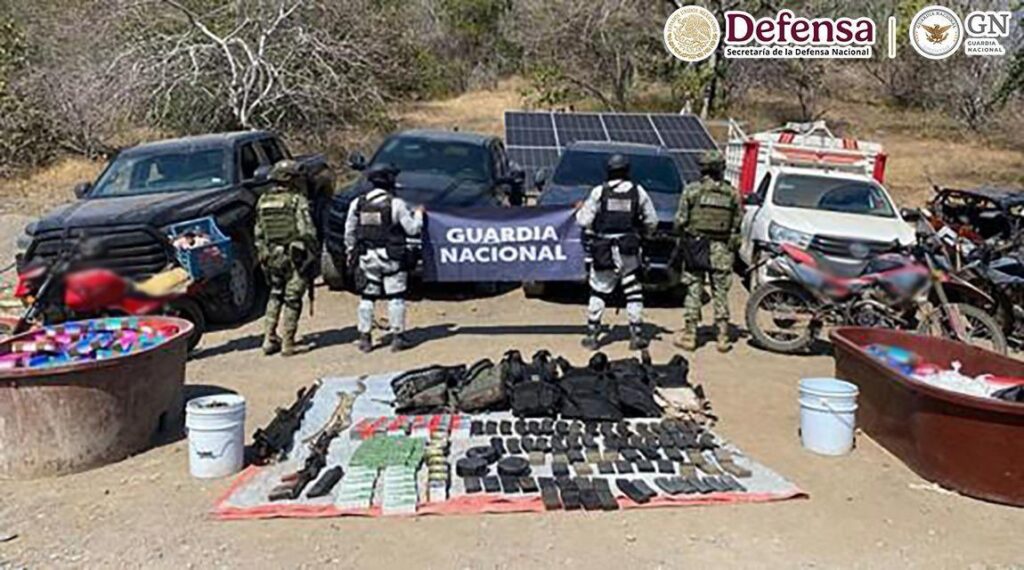 Plan Michoacán deja sus primeros resultados: Cinco detenidos y arsenal asegurado