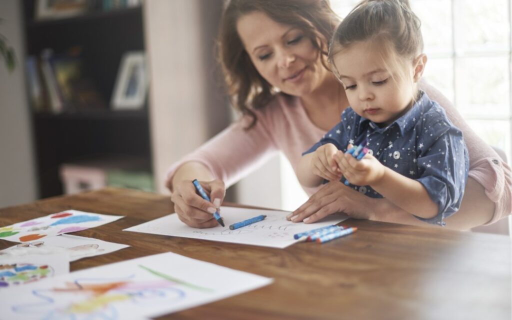 DIF lanza programa para madres solteras con apoyo económico de hasta 24 mil pesos