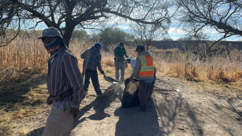 Realizan jornada de limpieza en el corredor de La Villita de San Atenógenes