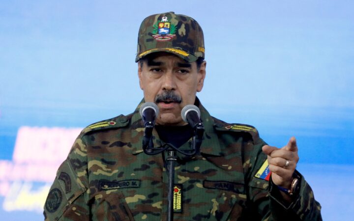 Maduro activa plan especial para repatriar a venezolanos tras suspensión masiva de vuelos