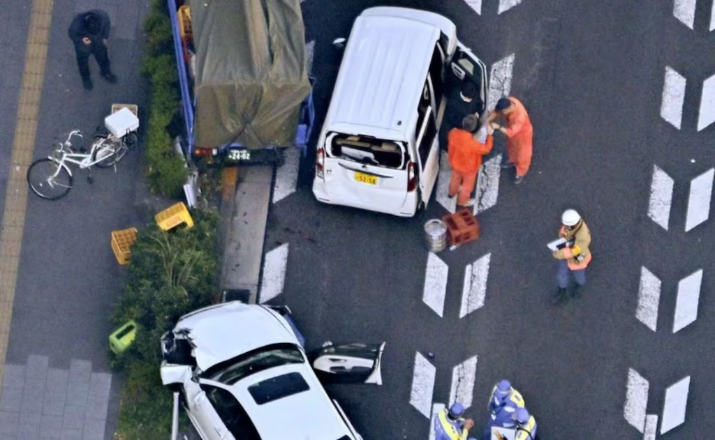 Hombre atropella a 11 personas con auto robado en Tokio; hay muertos y heridos