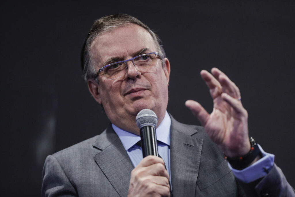 Ebrard urge al APEC a actuar frente a los retos de la IA y el envejecimiento poblacional