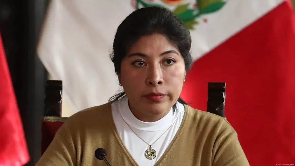 Tribunal Supremo de Perú pide prisión para Betssy Chávez, ex primera ministra asilada por México