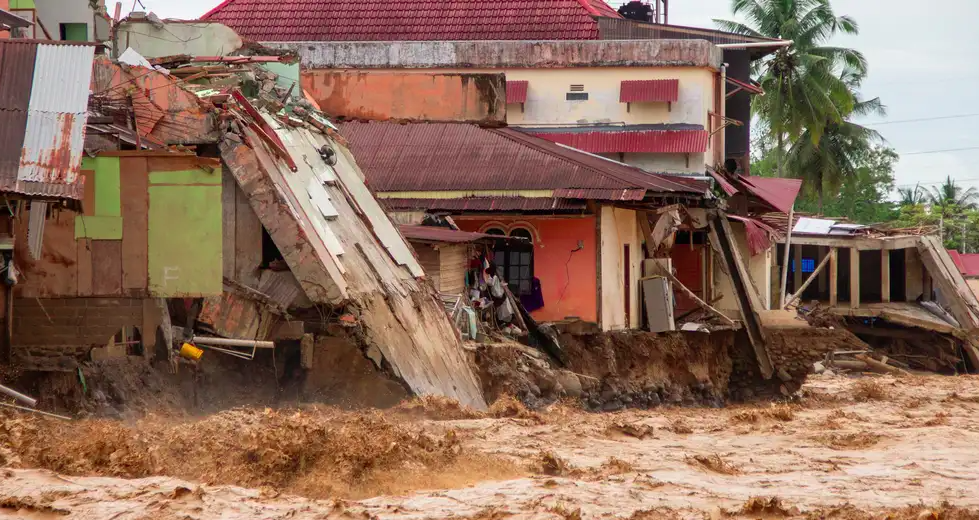 Cerca de 600 Muertos por Inundaciones Devastadoras en Asia