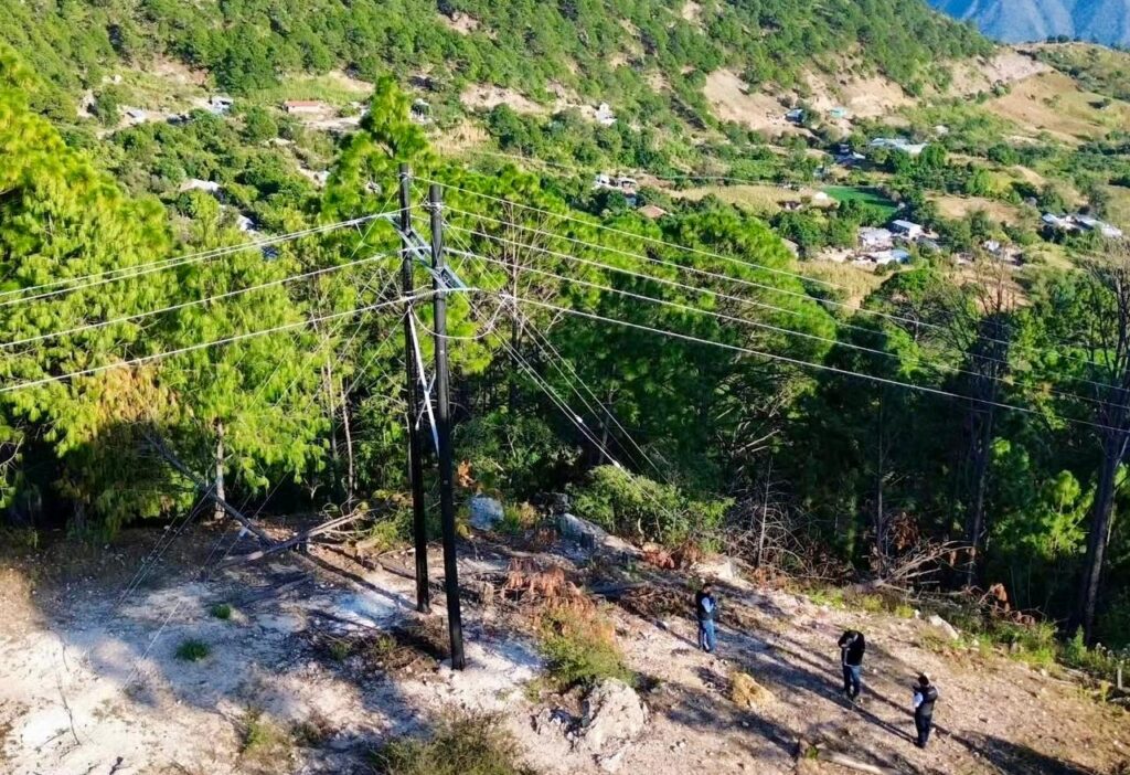 Llega la energía eléctrica a Banome y Zapotes, en Otáez: Un sueño hecho realidad