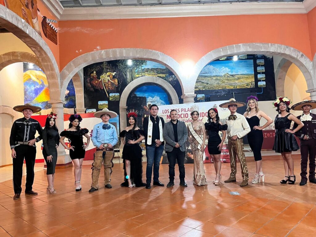 Presentan a los aspirantes a Reina y Rey Oso 2025 del CBTf No. 2 Santiago