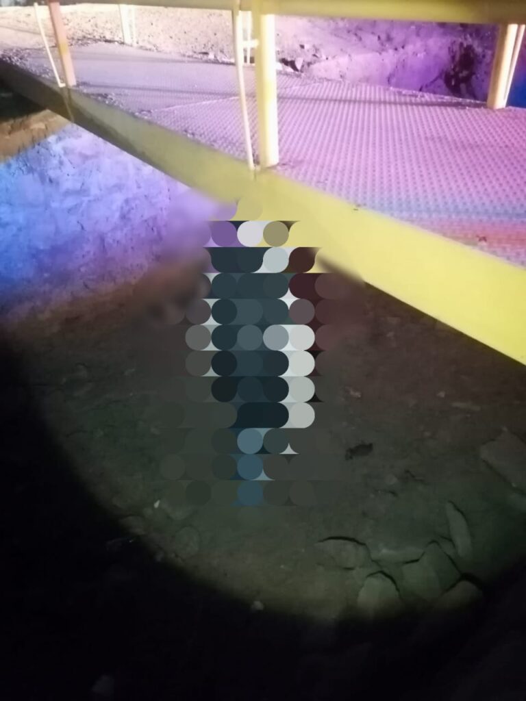 Colgaron muñeco de trapo y reportaron un autolesionado