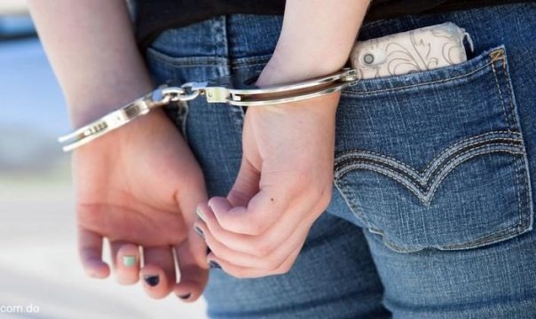 Falsa licenciada en derecho es vinculada a proceso