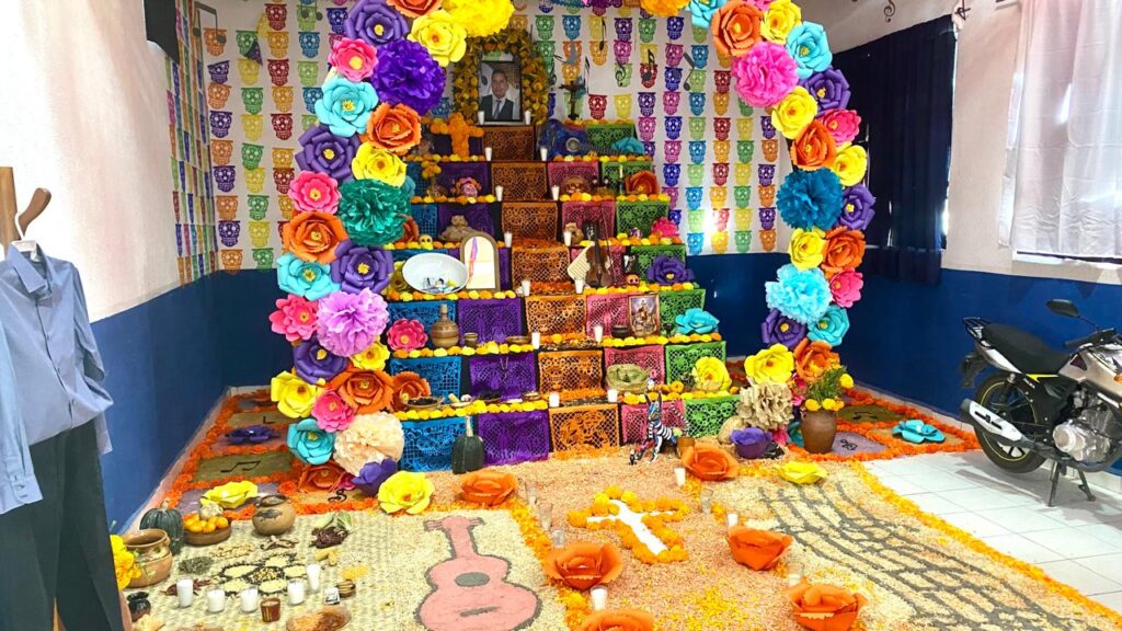 Secundaria José Ramón Valdez gana Primer lugar en concurso de altares de muertos