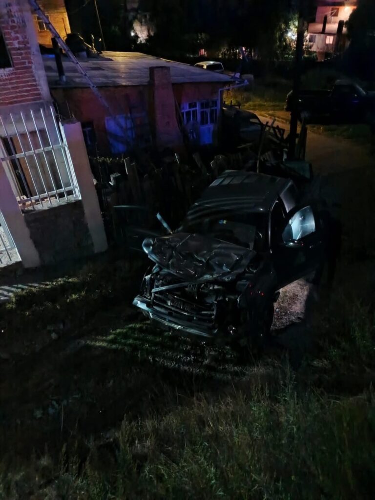 Accidente automovilístico deja varios lesionados