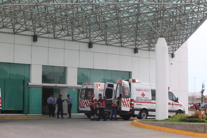 Esposa lo llevó al hospital y llegó sin vida