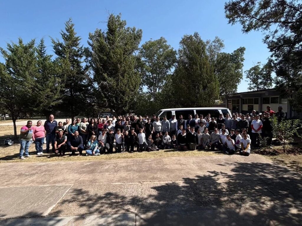 Impulsan nueva ruta escolar en comunidades de Santiago con apoyo del diputado Héctor Herrera