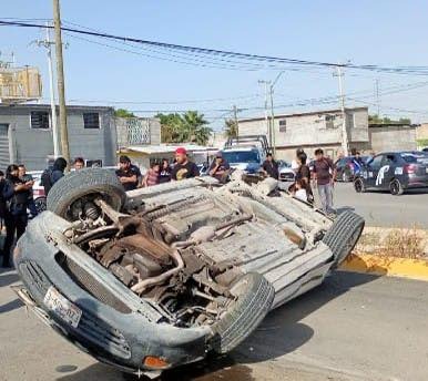 Trágica volcadura dejó un fallecido y dos heridos