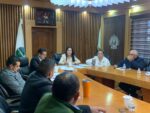 reducir 25 o 30 por ciento los sueldos del Cabildo