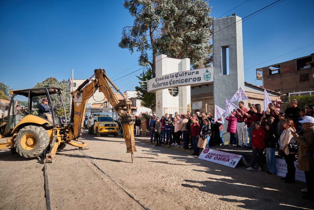 Inician pavimentación de la calle Ferrocarril en Pueblo Nuevo