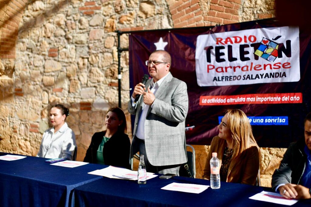 Inicia el alcalde Salvador Calderón la colecta del Radio Teletón Parralense 2025