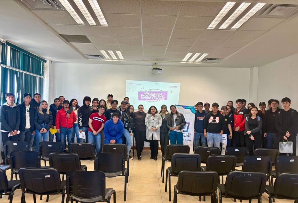 Gobierno de Parral impulsa la inteligencia emocional entre jóvenes universitarios