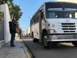 Camión de ruta aplasta a dos motociclistas