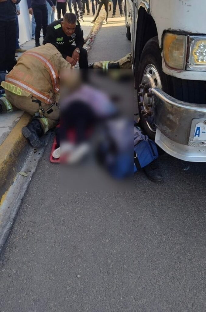 Camión de ruta aplasta a dos motociclistas
