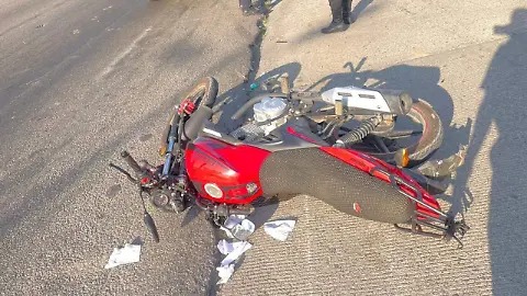 Abuelita de 70 años muere tras atropellarla una moto