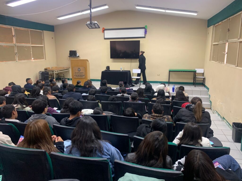 Conferencia en COBAED 28 refuerza prevención de violencia contra la mujer