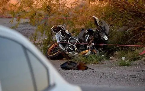 Motociclista sin vida y perrito herido en accidente