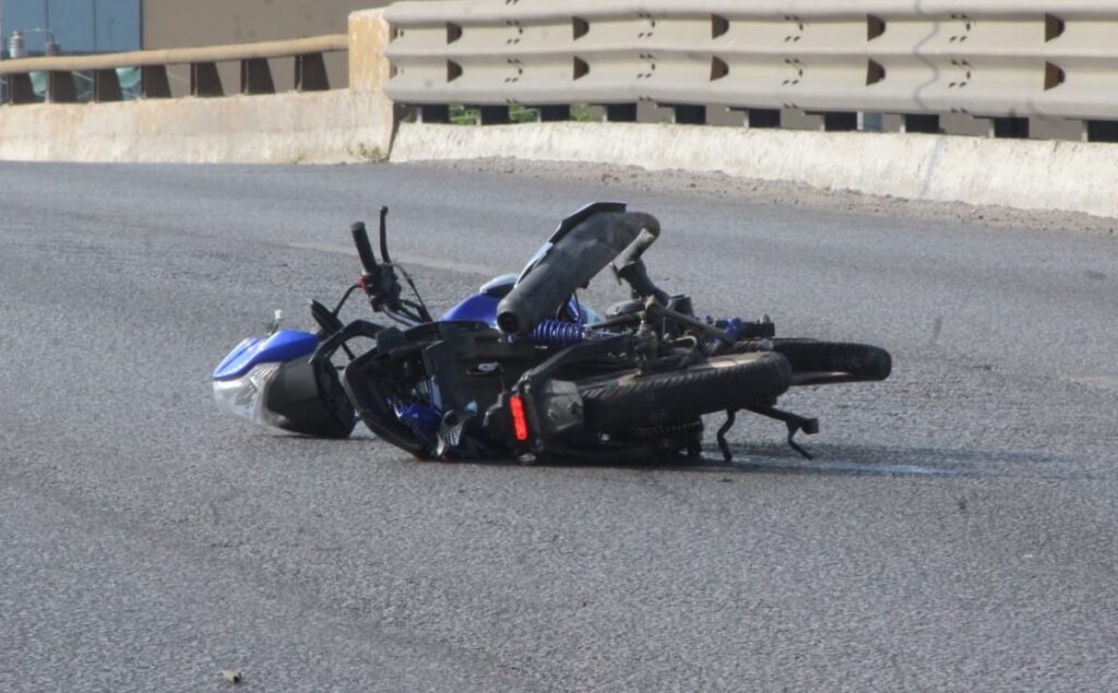 Accidentado en moto dejó el IMSS para cambiarse a clínica