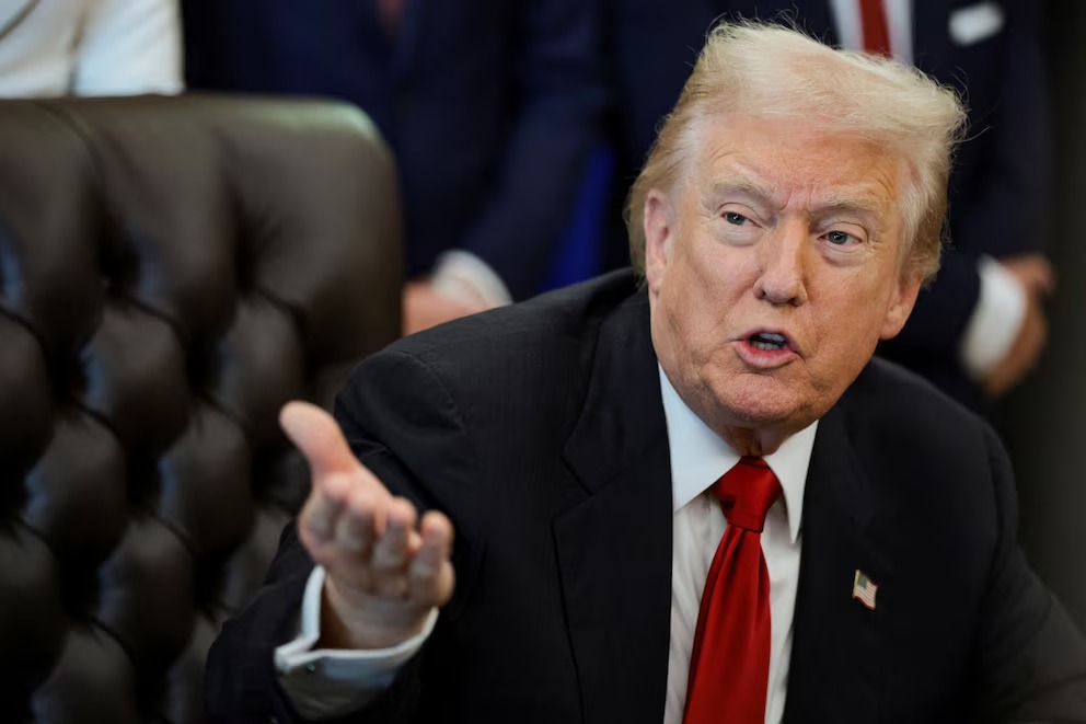 Trump reduce aranceles a la carne de res, tomates, plátanos y café