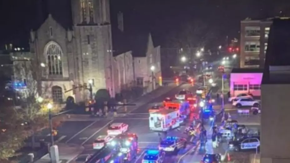 Tiroteo durante encendido del árbol de Navidad en Carolina del Norte deja 4 heridos