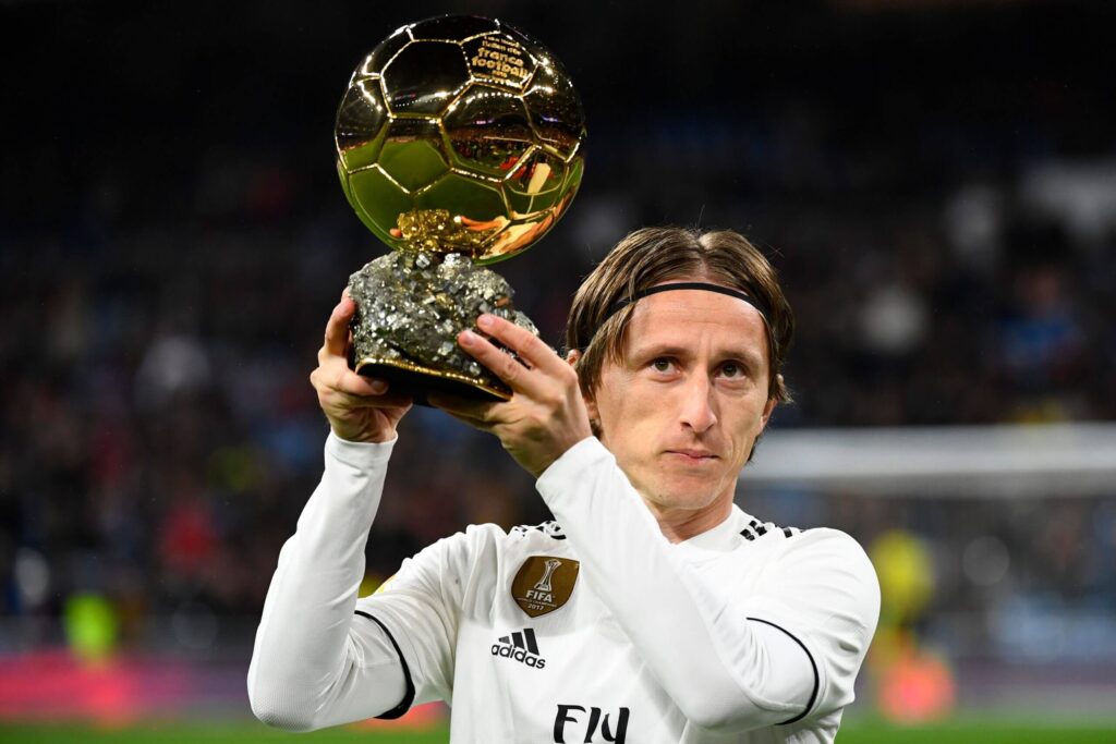 Luka Modric deja fuera a leyendas del fútbol en su lista de los mejores de la historia